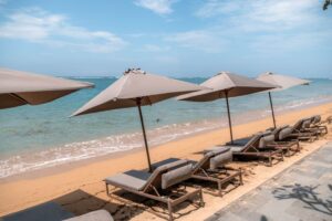 Strandstole i Sanur tæt på vandet