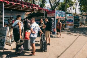Indtjekning på havnen i Sanur på Bali