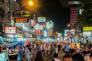Khao San Road om natten