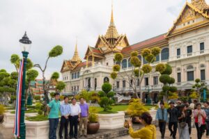 Turister i Bangkoks Grand Palace
