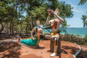 Statue af Prins Aphai Mani og Havfruen fra den berømte thailandske fortælling