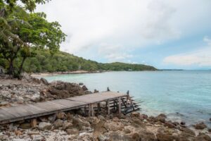 Badebro ved Ao Pakarang