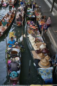 Damnoen Saduak Floating Market