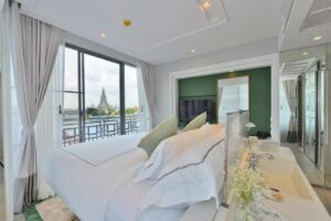 Wat Arun fra Riva Arun