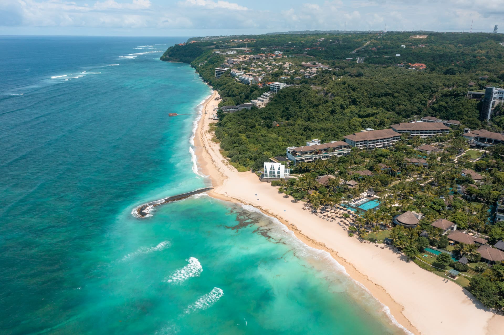 Hvor skal man bo i Nusa Dua? De bedste hoteller & luksusresorts