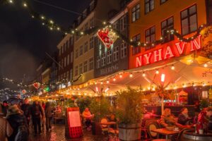 Caféer og restauranter ved julemarkedet i Nyhavn