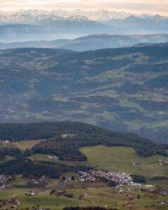 By tæt på Alpe di Siusi