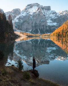Victoria foran Lago di Braies