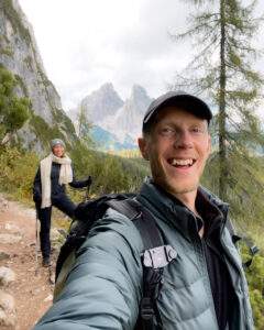 Alex og Victoria på stien til Lago di Sorapis