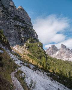 Løst grus på stien til Lago di Sorapis
