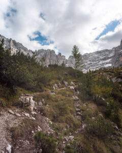 Landskab omkring Lago di Sorapis i Dolomitterne