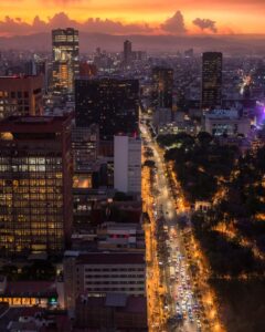 Udsigt over Mexico City om aftenen