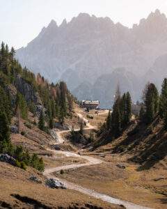 Sti til Rifugio Vallandro ved Monte Specie