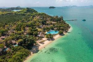 Droneperspektiv af Naka Island