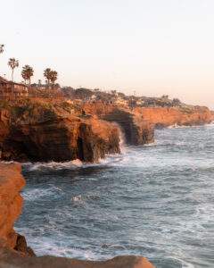 Den smukke californiske kystlinje ved Sunset Cliffs