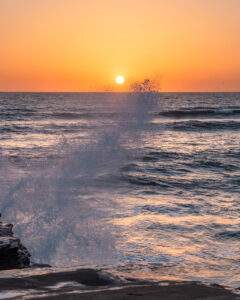 Solnedgang over havet ved Sunset Cliffs i San Diego