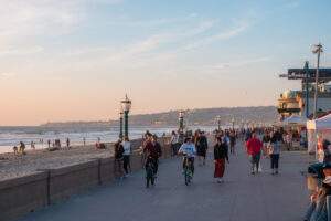 Strandpromenaden langs Mission Beach